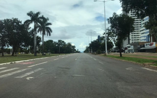 Avenida Teotônio Segurado ficou completamente sem trânsito.