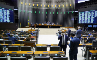 Os trabalhadores deverão cumprir alguns critérios, em conjunto, para ter direito ao auxílio