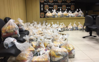 Alimentos arrecadados pela PF para doação