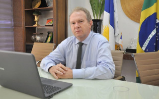 Governador participou de reunião por videoconferência do comitê de crise para prevenção da Covid-19