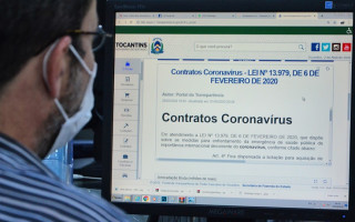 Aba está disponível na página principal do Portal, sob o título Contratos Coronavírus 
