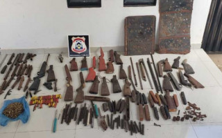 Armas apreendidas pela Polícia Civil durante operação em Tocantinópolis.
