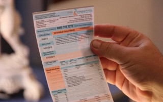 O reajuste vale para todos os clientes e varia de acordo com o tipo de cliente. 