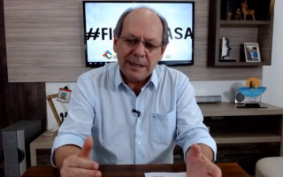 Prefeito Ronaldo Dimas em live sobre medidas contra o coronavírus em Araguaína. 