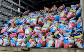 Caminhão com as cestas básicas que serão distribuídas na Região do Jalapão 