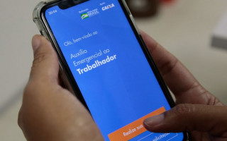 Nascidos em agosto recebem auxílio emergencial nesta quinta-feira, 22.
