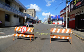 A ASTT fechou o acesso ? Av. C?nego Jo?o Lima nos cruzamentos com a Av. Neblina e Rua das Mangueiras