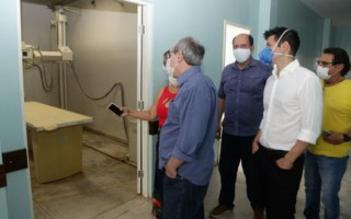 Prefeito Ronaldo Dimas em visita ? UPA Corona 