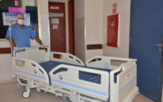 Camas adquiridas pelo governo serão distribuídas a 18 unidades hospitalares 