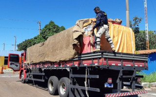 São 550 caixas de cigarro, o que representa um total de 275.000 maços