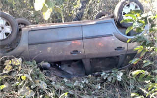 neu estourou quando o carro passou por um buraco na rodovia, afirmou condutor.