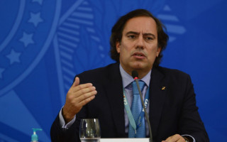 Presidente da Caixa, Pedro Guimarães, dá entrevista sobre o assunto