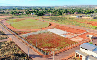 O local terá estacionamento, pista de atletismo, campos de futebol com gramado e quadra de vôlei de areia