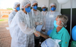 Feirante Edevaldo Thomann, de 75 anos