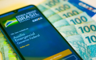 A liberação do saque e a transferência da poupança social da Caixa para outros bancos são feitas conforme o mês de nascimento dos beneficiário
