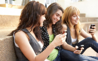 Os primeiros bate-papos aleatórios apareceram em 2009 e rapidamente se tornaram imensamente populares.