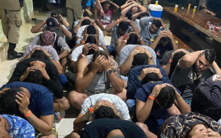 Diversas pessoas estavam aglomeradas em festa que acontecia em chácara na região sul de Palmas.