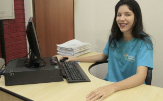 Ana Gonçalves faz parte da equipe de estagiários do setor administrativo da Secad.