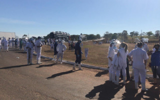 Funcionários evacuaram do prédio. 