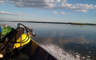 Mergulhadores realizando buscas no Rio Araguaia, em Araguacema