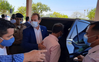 Pré-candidatos a prefeito de Araguaína, Jorge Frederico e Wagner Rodrigues saíram do aeroporto com Carlesse. 