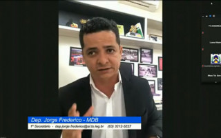 Deputado estadual Jorge Frederico durante sessão remota