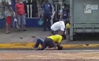 Imagem mostra homens brigando antes de homicídio