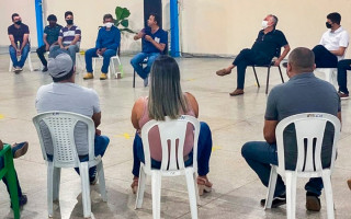 Candidato a prefeito Elenil se reuniu com integrantes da classe artística