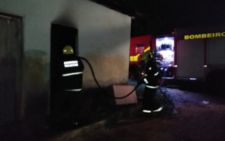 Incêndio ocorreu na antiga Casa do Índio, no Bairro JK.