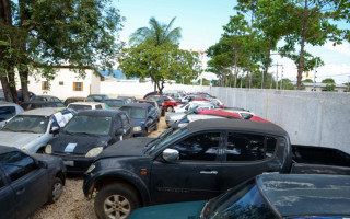 Detran- TO está realizando leilão público de veículos apreendidos e de sucatas que vai até os dias 26 e 27 de outubro.