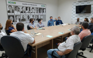 Estiveram presentes os representantes da Associação Comercial e Industrial de Gurupi (ACIG), e da Câmara de Dirigentes Logistas (CDL)