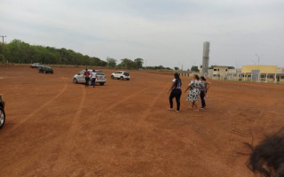 Familiares deslocando ao presídio