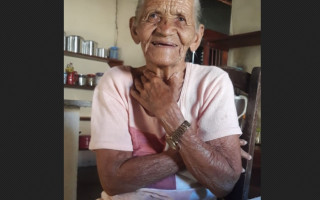 Dona Mariana Lima de Sena, de 81 anos.