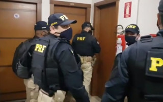Policiais Rodoviários Federais cumpriram mandados em Palmas. 