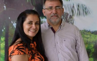 Ex-prefeito de Colinas, José Santana e a esposa Agneuda 