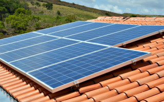 Promete incentivar o uso da energia solar 