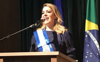 Cinthia Ribeiro é reeleita prefeita de Palmas 