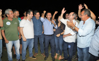 Wagner e grupo de Dimas comemoram a vitória nas eleições em Araguaína 