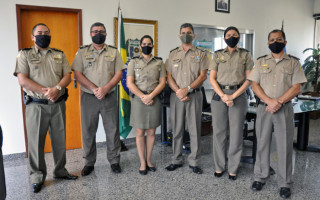 Coronel Jaizon e demais oficiais receberam capitã Louise no Quartel do Comando Geral em Palmas.