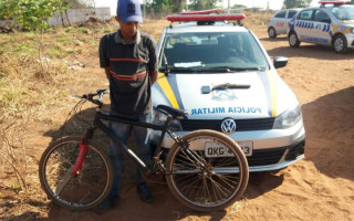 o jovem estava de bicicleta quando abordou a vítima.