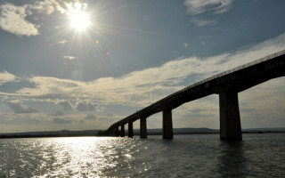 Ponte funciona em sistema pare e siga em alguns horários do dia