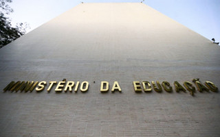 Instituições devem adotar um 