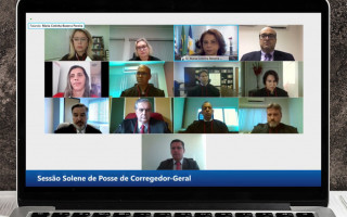 Cerimônia de posse aconteceu nesta segunda-feira, 14.