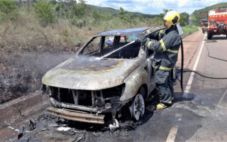 Bombeiros atenderam ocorrência nas proximidades de Paraíso