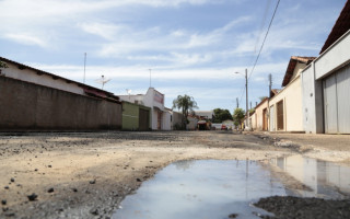No novo texto a água proveniente de lavagem de calçadas, garagens, muros, fachadas e portões, não é considerada água servida.