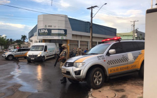 Chegada da vacina no polo de distribuição de Araguaína 