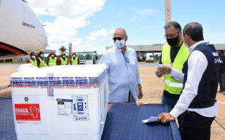 São 14.200 doses da vacina CoronaVac e 11.250 da AstraZeneca