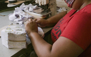 Projeto proporcionou renda para as 30 costureiras e artesãs do município que produziram as máscaras doadas.