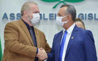 Governador Mauro Carlesse, prestigia Sessão Especial de Posse da Mesa Diretor