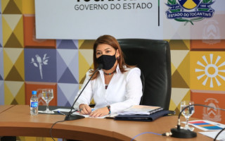 Secretária explica que aulas retornarão de forma gradativa, com escalonamento e turmas funcionando com 50% da sua capacidade.